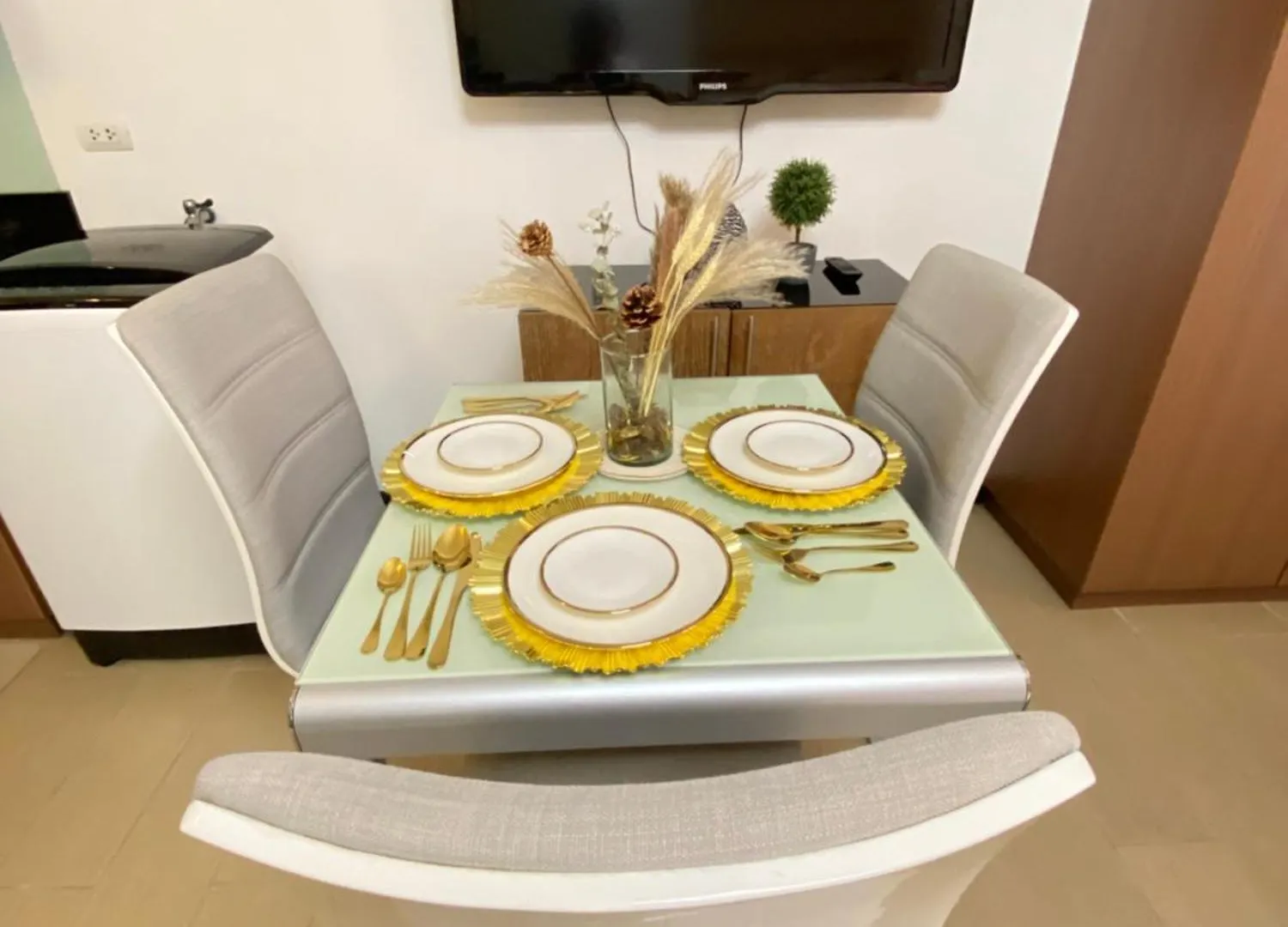 Manila Staycation At The Venice Luxury Residences - Tower A Near Venice Grand Canal, Mckinley Hills Aparthotel