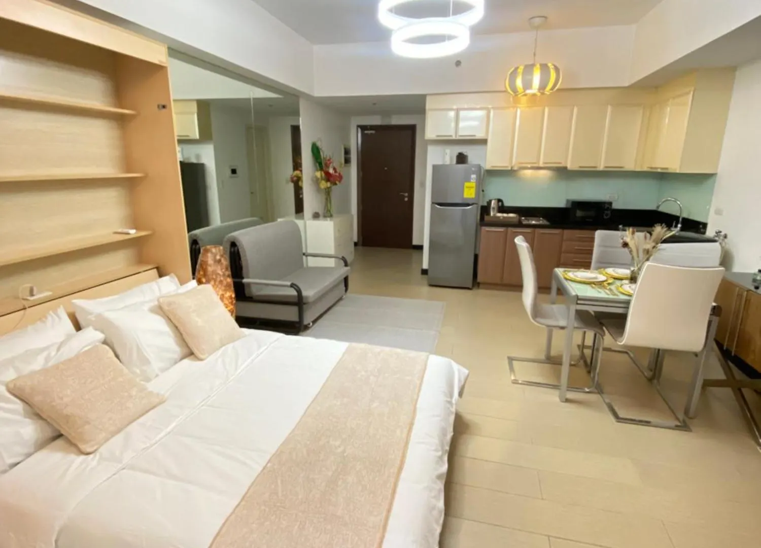 Manila Staycation At The Venice Luxury Residences - Tower A Near Venice Grand Canal, Mckinley Hills Aparthotel