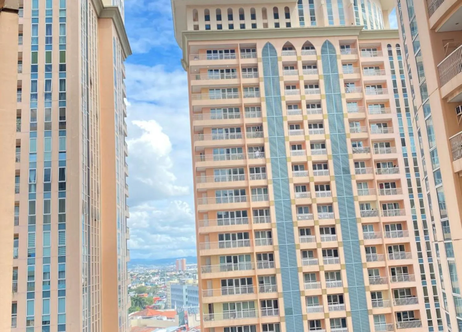 Manila Staycation At The Venice Luxury Residences - Tower A Near Venice Grand Canal, Mckinley Hills Aparthotel