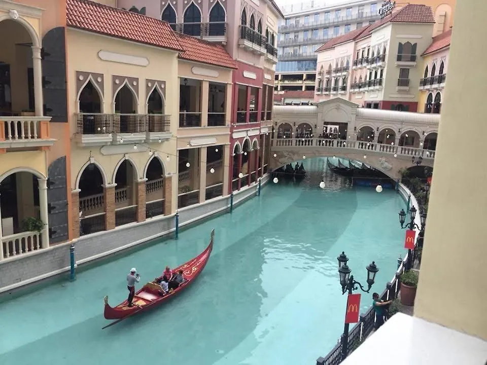 Apartahotel Manila Staycation At The Venice Luxury Residences - Tower A Near Venice Grand Canal, Mckinley Hills
