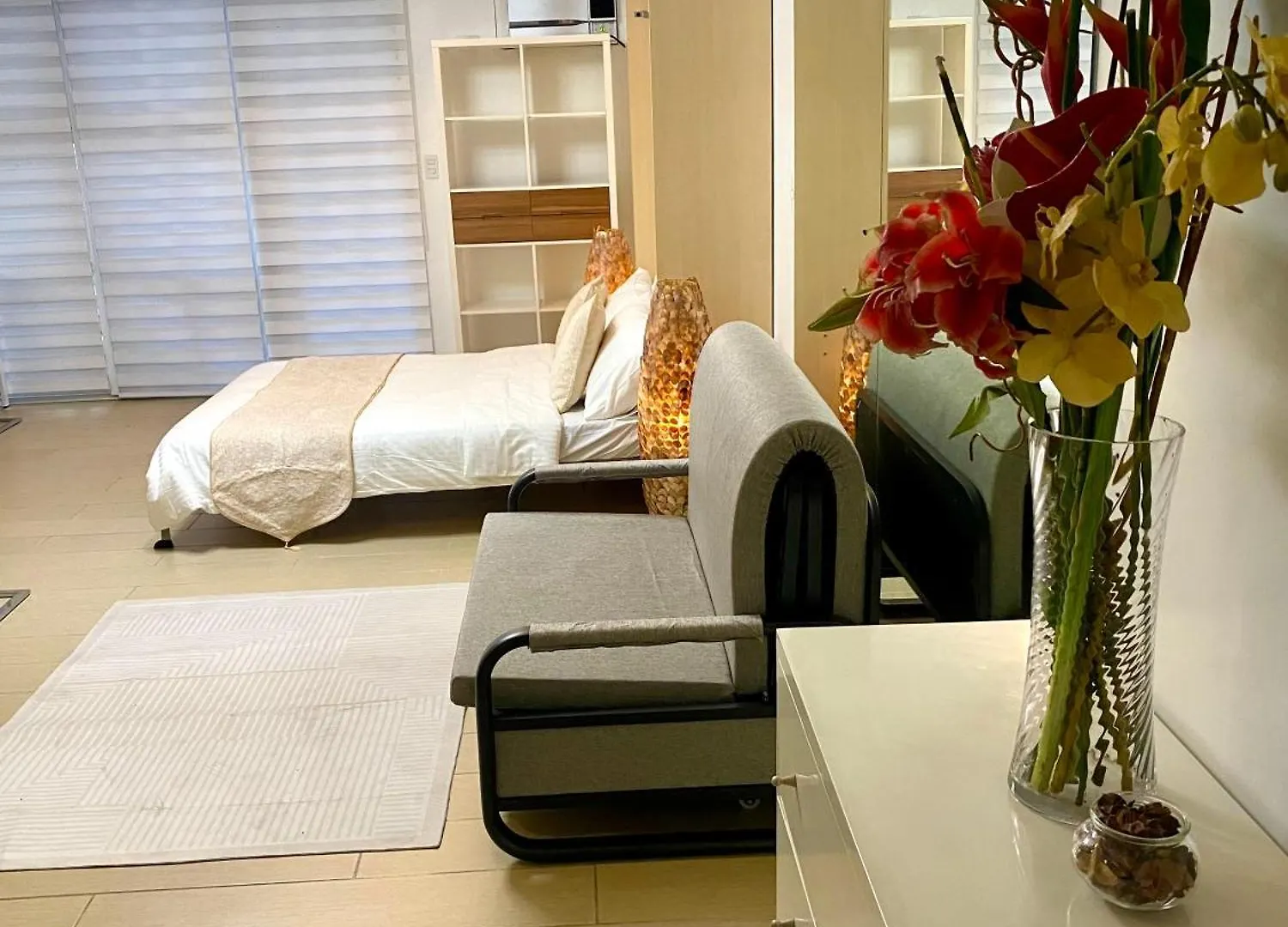 Manila Staycation At The Venice Luxury Residences - Tower A Near Venice Grand Canal, Mckinley Hills Aparthotel