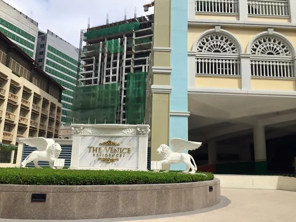 Manila Staycation At The Venice Luxury Residences - Tower A Near Venice Grand Canal, Mckinley Hills