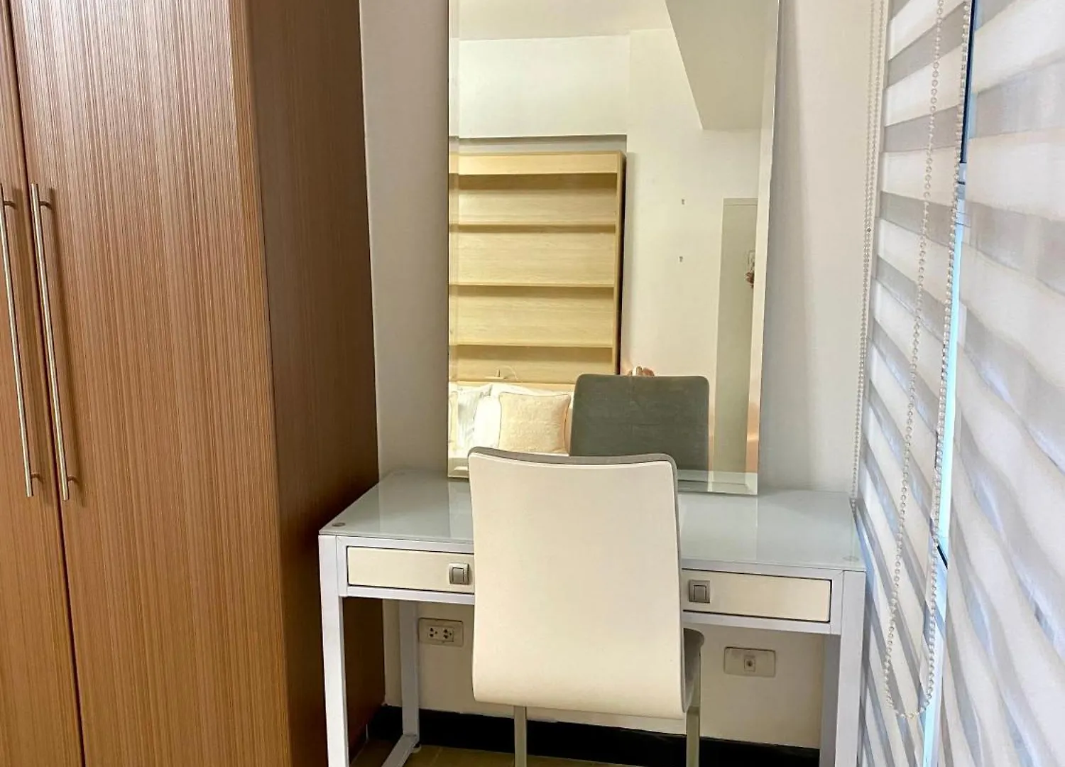 Manila Staycation At The Venice Luxury Residences - Tower A Near Venice Grand Canal, Mckinley Hills