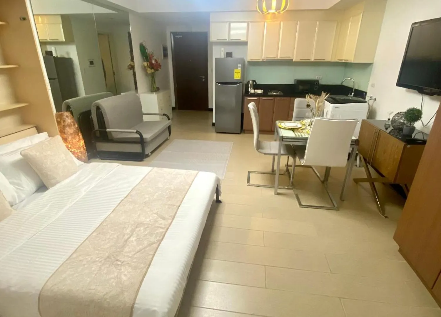 Manila Staycation At The Venice Luxury Residences - Tower A Near Venice Grand Canal, Mckinley Hills 0*,