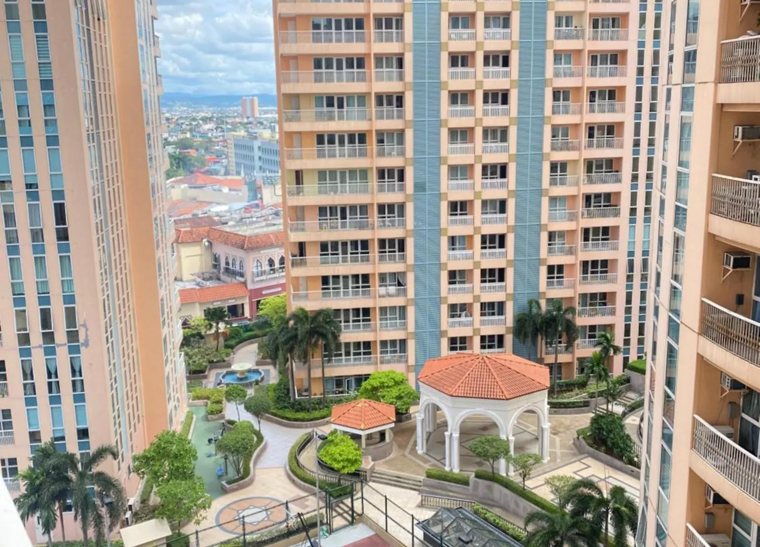 Manila Staycation At The Venice Luxury Residences - Tower A Near Venice Grand Canal, Mckinley Hills 0*,