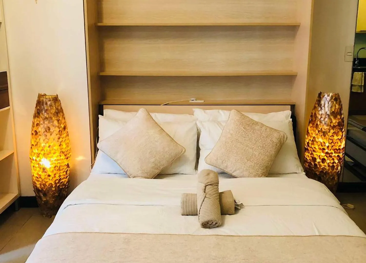 Manila Staycation At The Venice Luxury Residences - Tower A Near Venice Grand Canal, Mckinley Hills